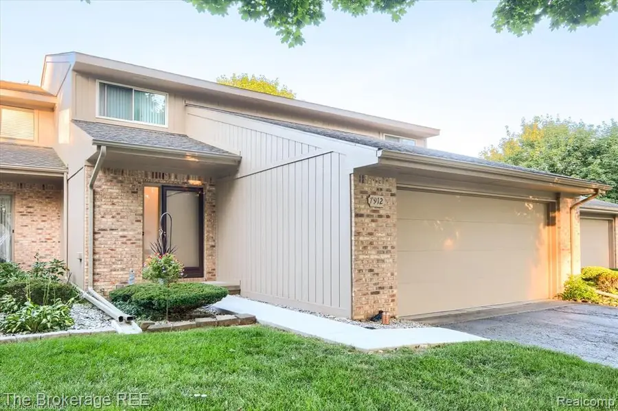 7912 Meadow #81, Waterford, MI  - #2