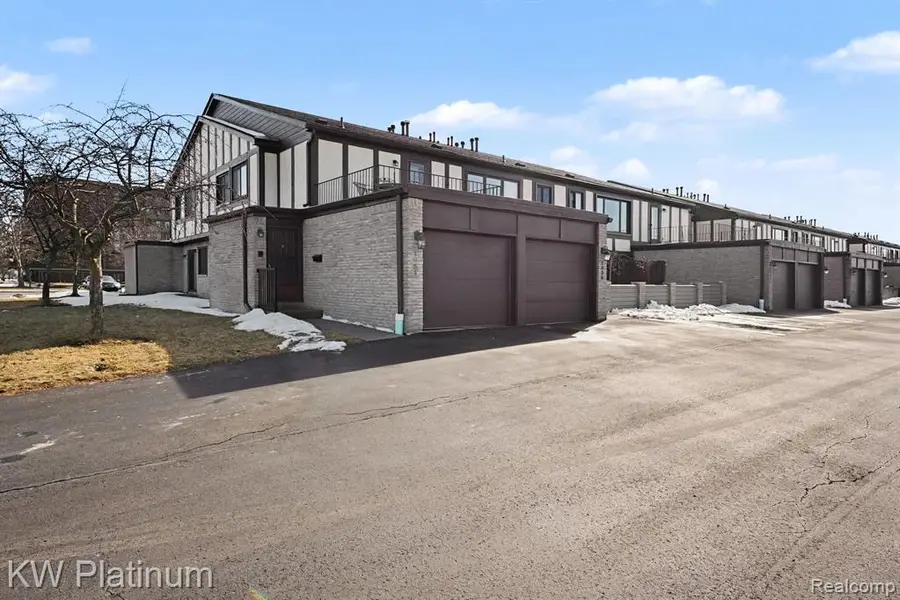 1034 Country Club, Saint Clair Shores, MI  - #2