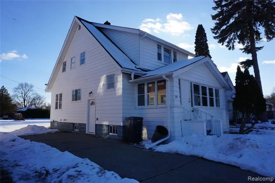 217 W Dewey, Flint, MI  - #2