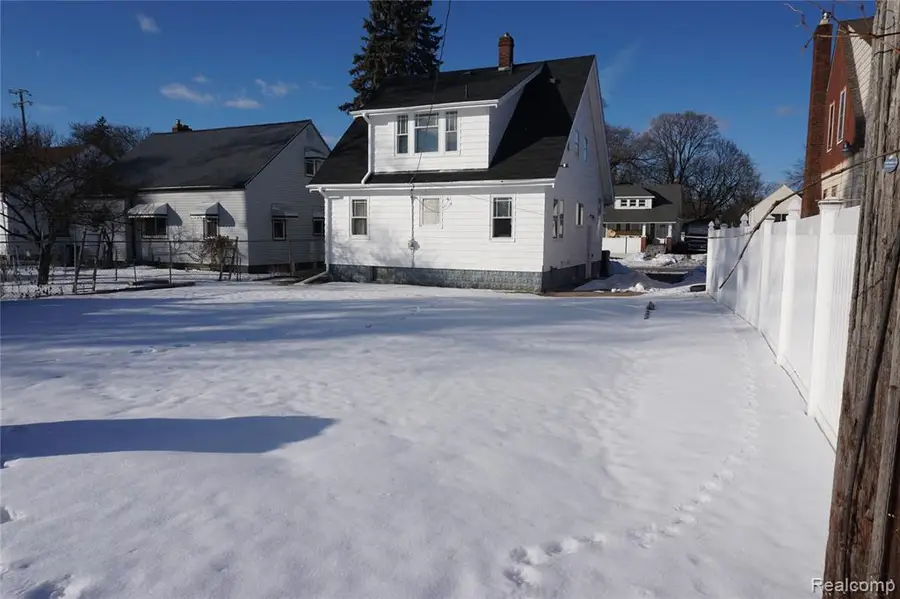 217 W Dewey, Flint, MI  - #3