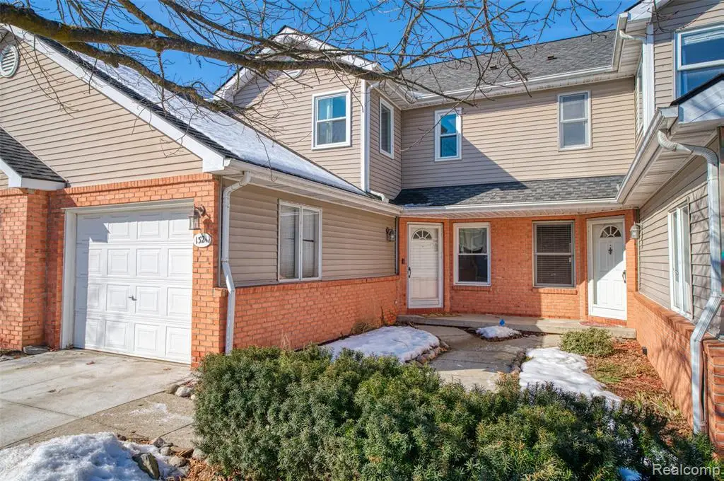 1321 Steeplechase, Howell, MI  - #1