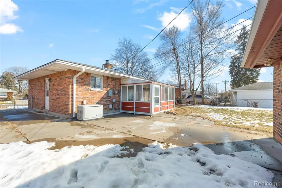 7043 N Wildwood, Westland, MI  - #3