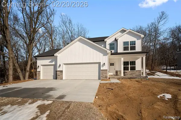 16085 Catalpa Ridge, Holly, MI 