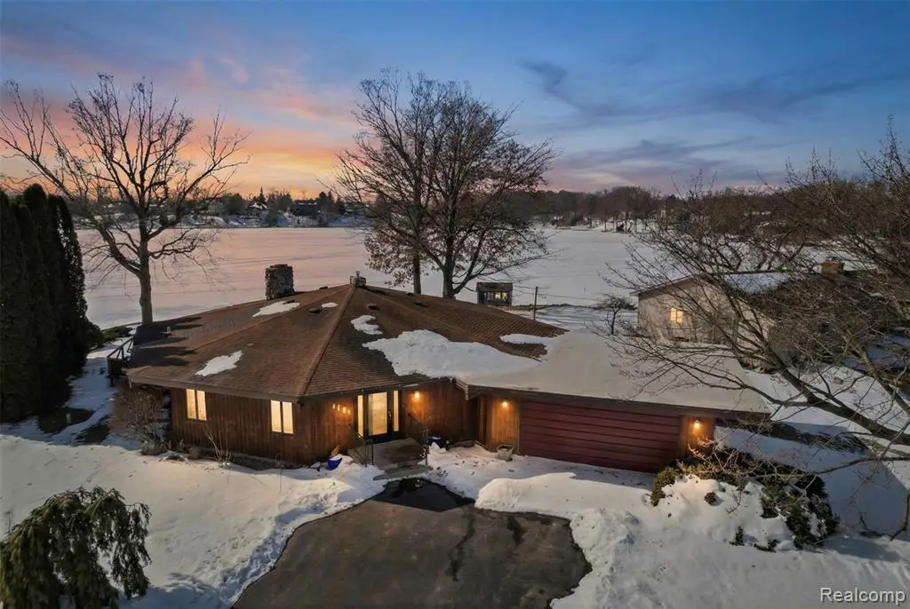 9136 Shinanguag, Goodrich, MI  - #1