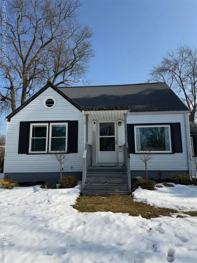 1007 Henry, Saint Clair, MI  - #2