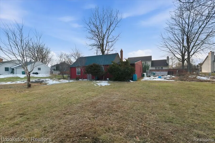 41491 Dequindre, Troy, MI  - #3