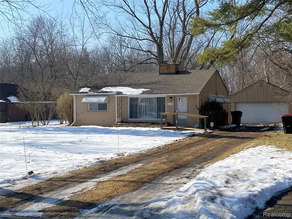 22183 Berg, Southfield, MI 