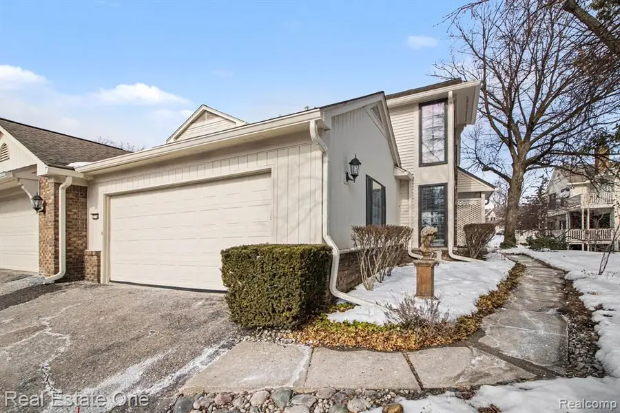 7174 Creeks, West Bloomfield, MI  - #2