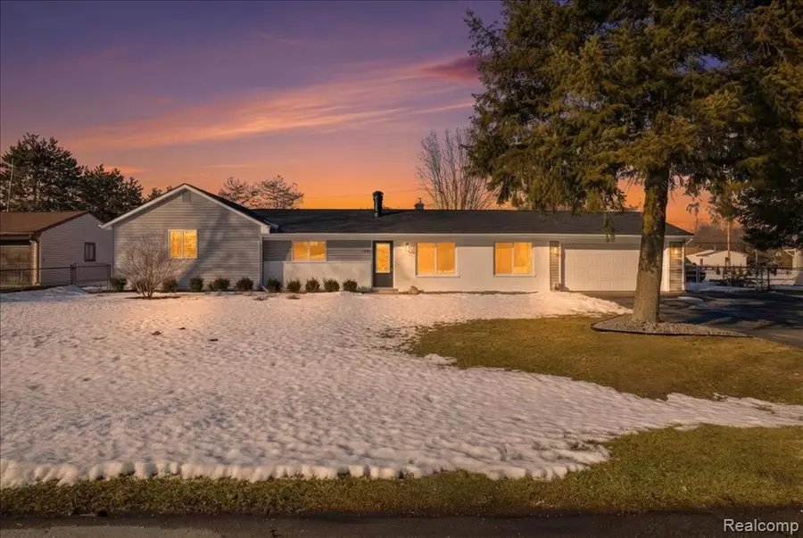 5348 Burgundy, Clarkston, MI  - #2