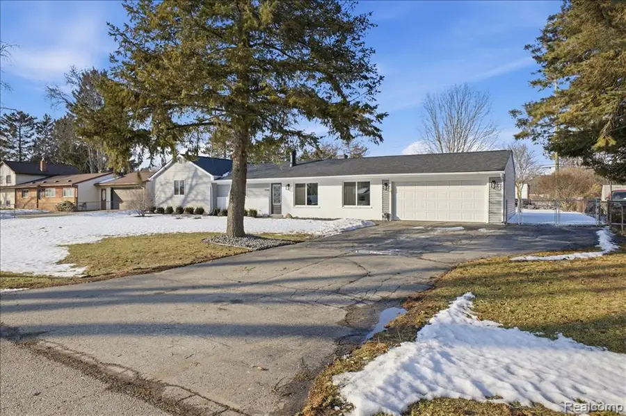 5348 Burgundy, Clarkston, MI  - #3