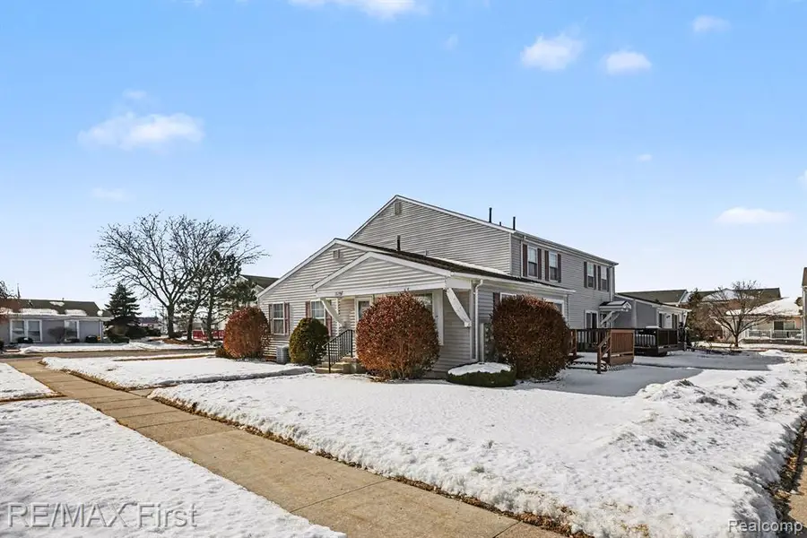 28299 Raleigh Crescent, New Baltimore, MI  - #3