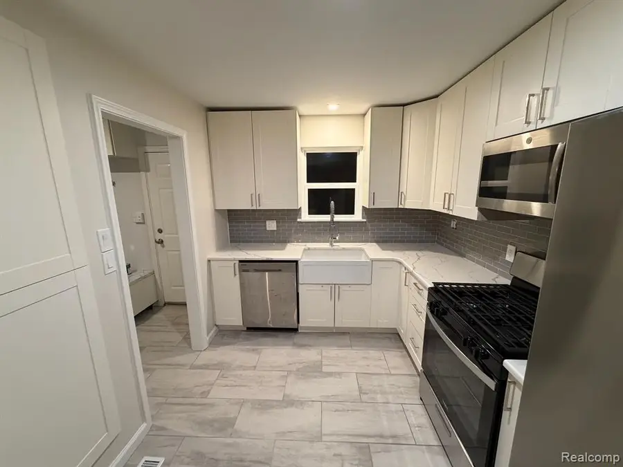 26144 Tawas, Madison Heights, MI  - #3