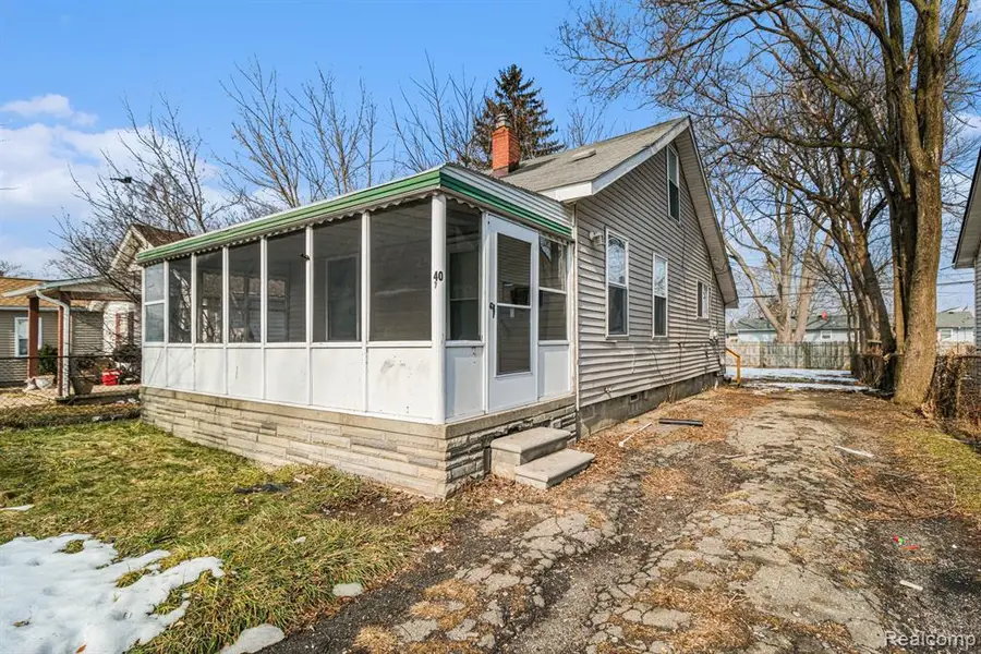 40 W Strathmore, Pontiac, MI 48340 - #2