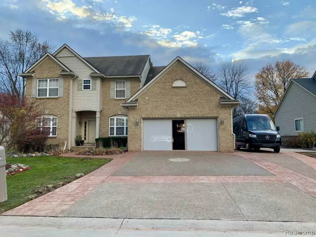 26895 S Monroe, Southfield, MI  - #1