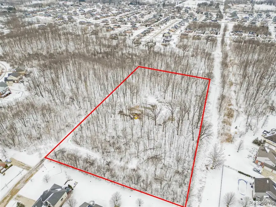 52485 10 Mile, South Lyon, MI  - #3