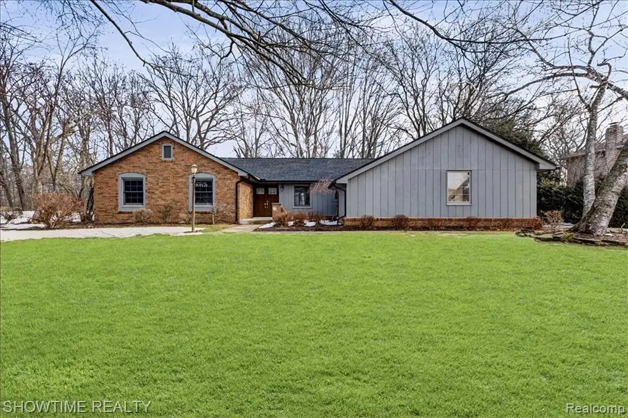 5688 Tequesta, West Bloomfield, MI  - #3