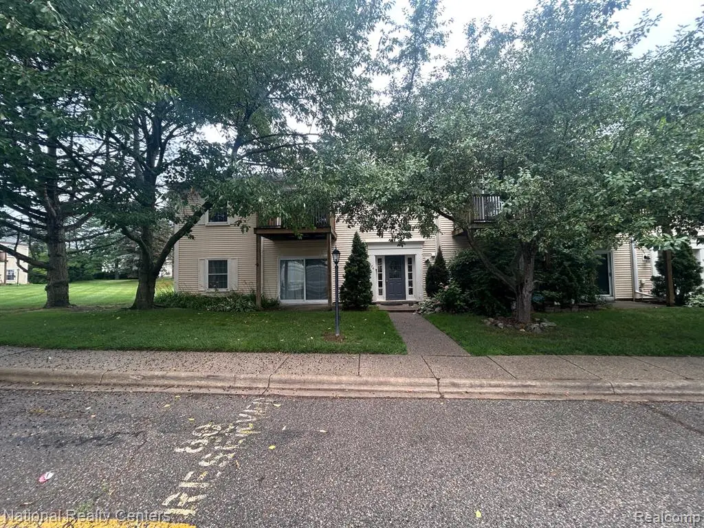 924 Chestnut Hill #A, Auburn Hills, MI  - #1