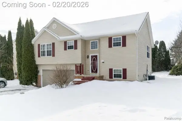 2430 Hickory Circle, Howell, MI 