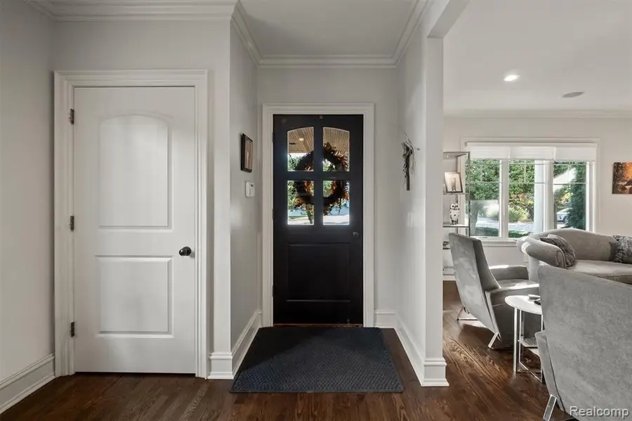 570 Pierce, Birmingham, MI  - #3