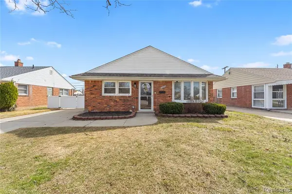 18055 Hinton, Riverview, MI 