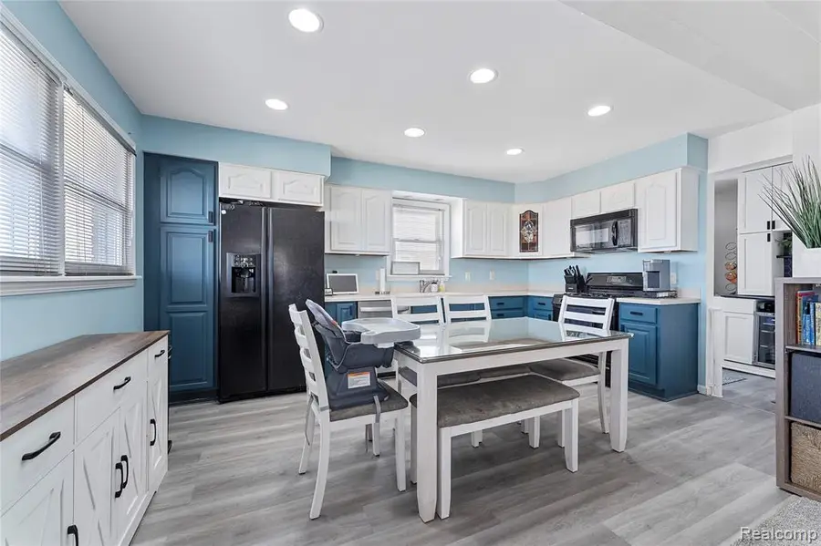 18055 Hinton, Riverview, MI  - #3