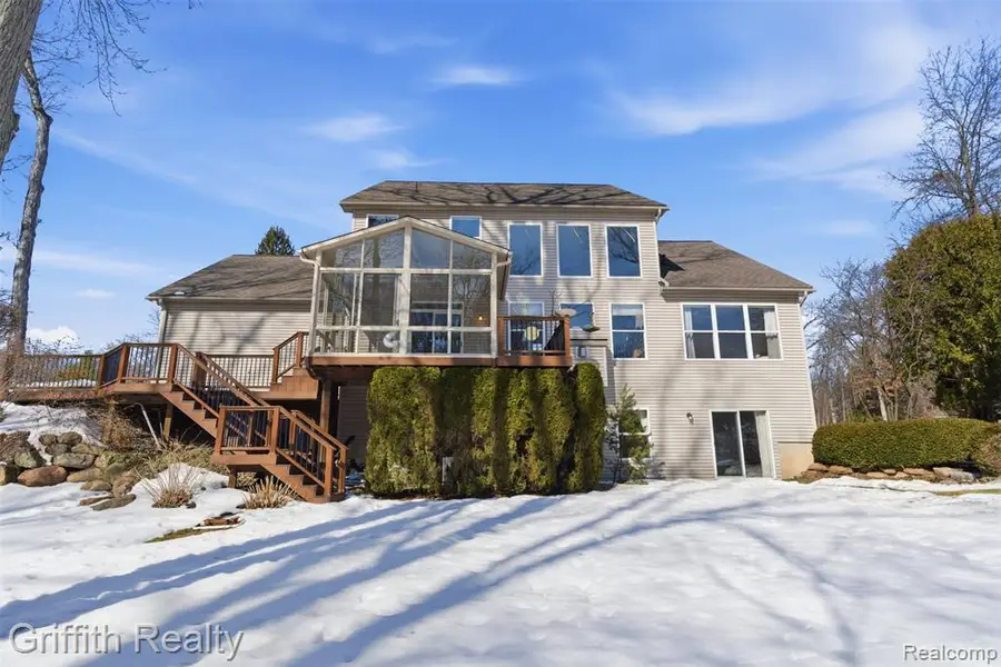 7524 Elmbrooke, Brighton, MI  - #3