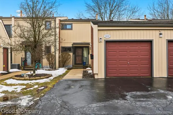 25035 Woodvale, Southfield, MI 