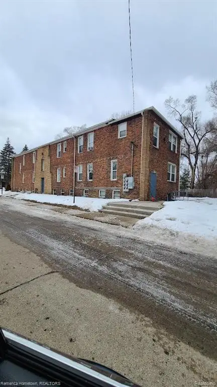 21304 Ontaga, Farmington Hills, MI 