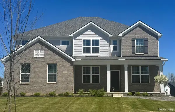 22206 Hilda, South Lyon, MI 48178