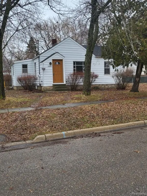 1409 James, Burton, MI 