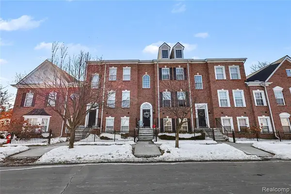 42843 Richmond, Sterling Heights, MI 