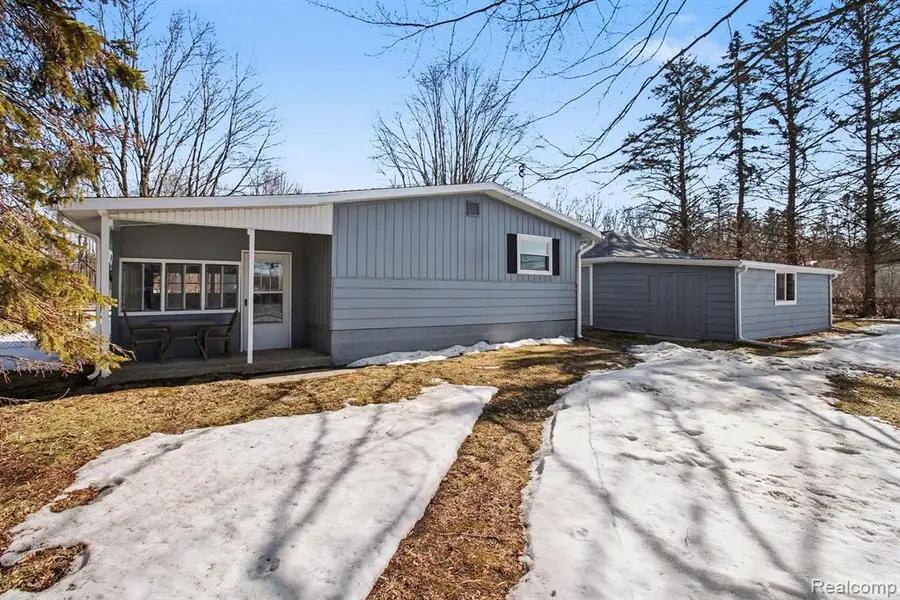 786 Red Oaks, Howell, MI 48843 - #2