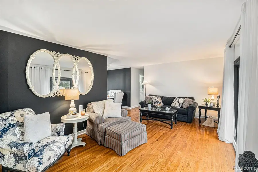 4361 Crestknoll, Grand Blanc, MI  - #2