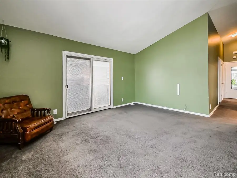 1224 Darlene, Madison Heights, MI  - #2