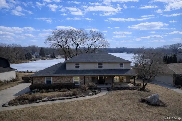 54832 Blue Cloud, Utica, MI 