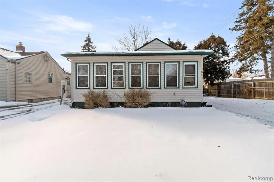 7521 N Silvery, Dearborn Heights, MI  - #2