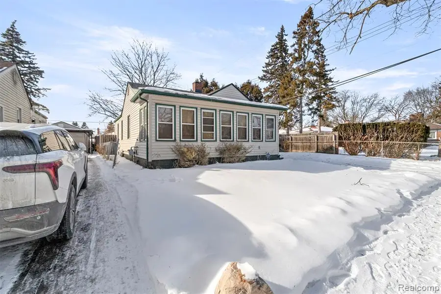 7521 N Silvery, Dearborn Heights, MI  - #3