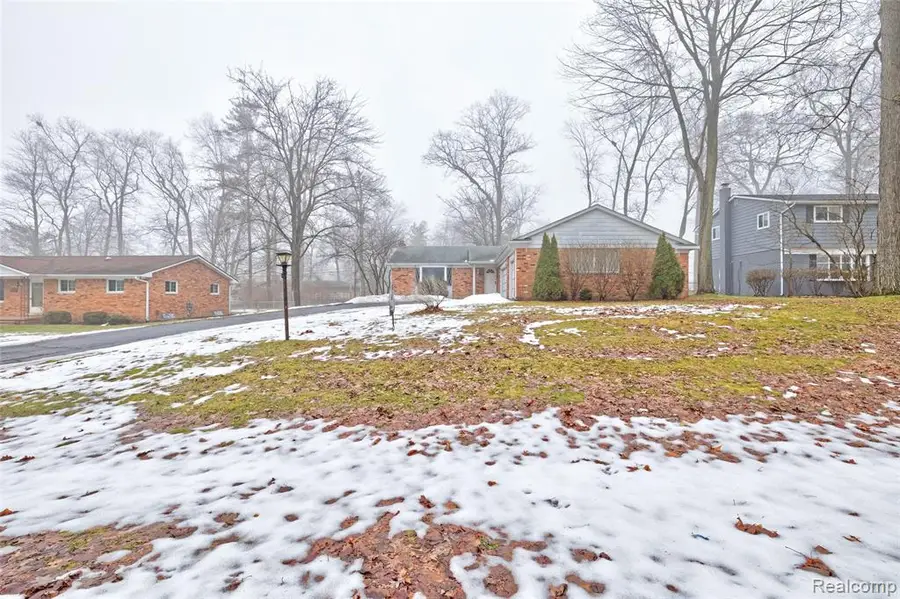 5936 Warbler, Clarkston, MI  - #3