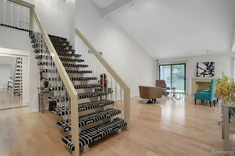 7273 Creeks Bend, West Bloomfield, MI  - #2