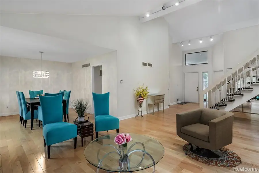 7273 Creeks Bend, West Bloomfield, MI  - #3