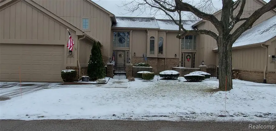 37860 N Laurel Park, Livonia, MI  - #2