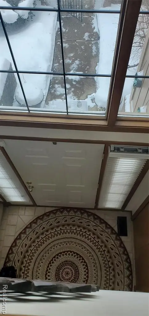 37860 N Laurel Park, Livonia, MI  - #3