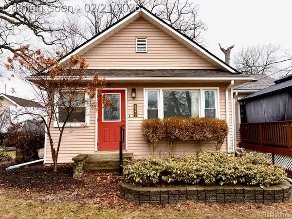 6332 Superior, Brighton, MI 