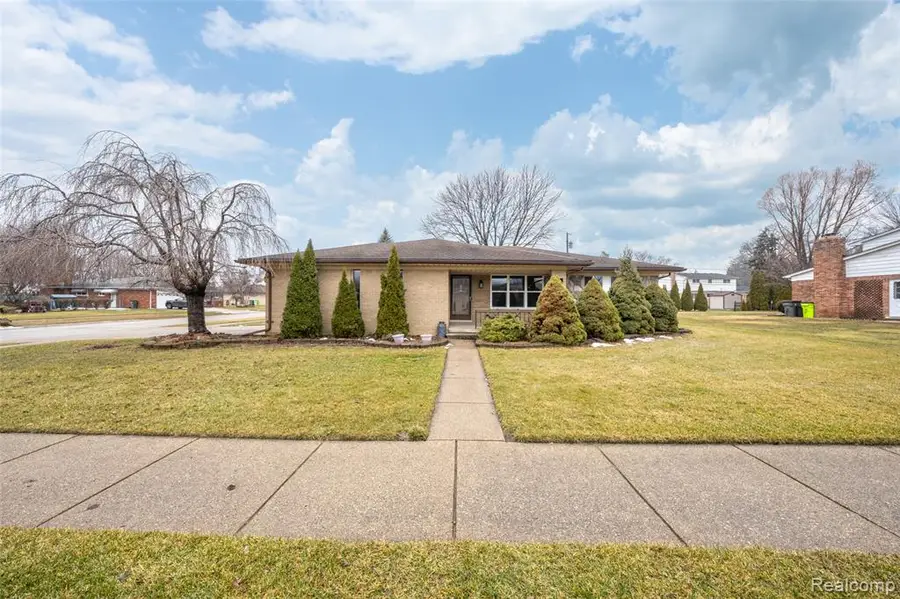 35721 Hilton, Clinton Township, MI  - #2