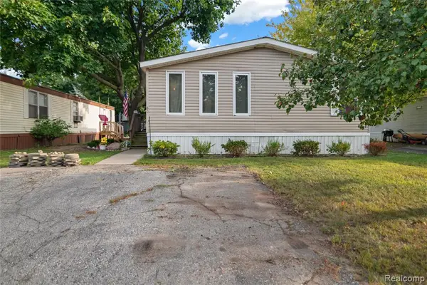 351 North Squirrel Road #63, Auburn Hills, MI 48326