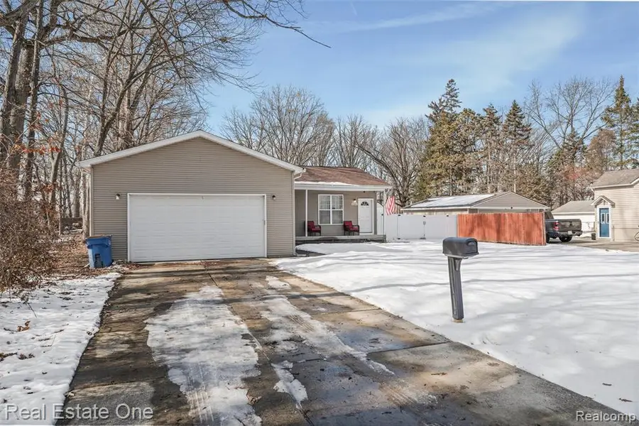 27811 Gilbert, Warren, MI 48093 - #3