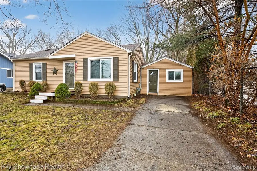 901 N Hix, Westland, MI  - #2