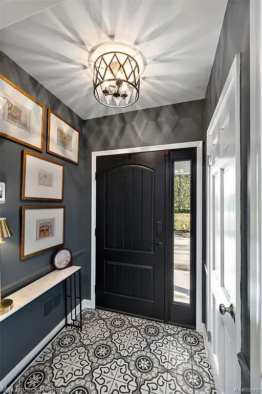 692 Bennington, Bloomfield Hills, MI  - #2