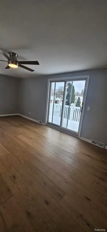 31275 Saratoga, Warren, MI 48093 - #3
