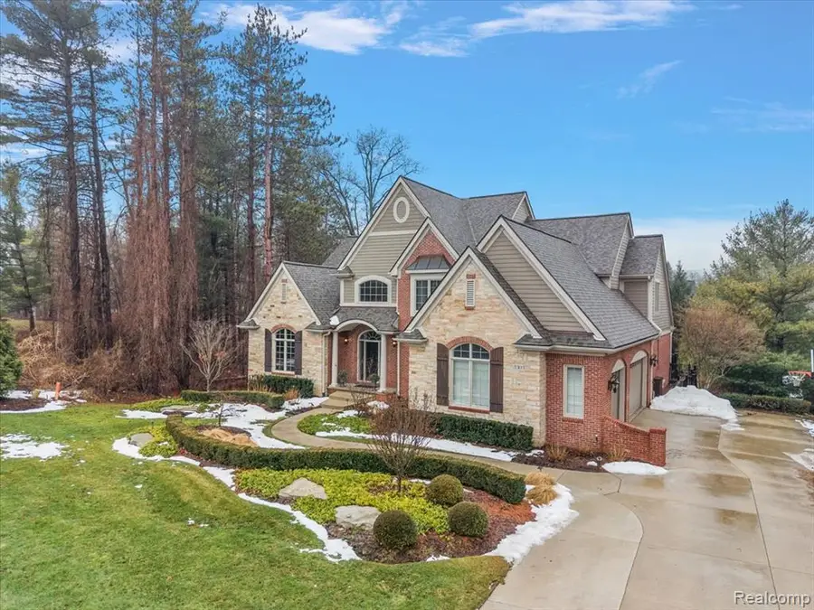 3303 Timberlake, Walled Lake, MI  - #3